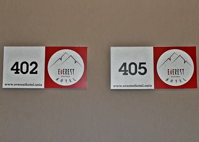 Everest Boutique 3*