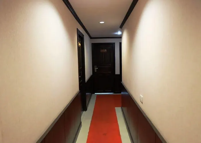 Everest Boutique Hotel 3*